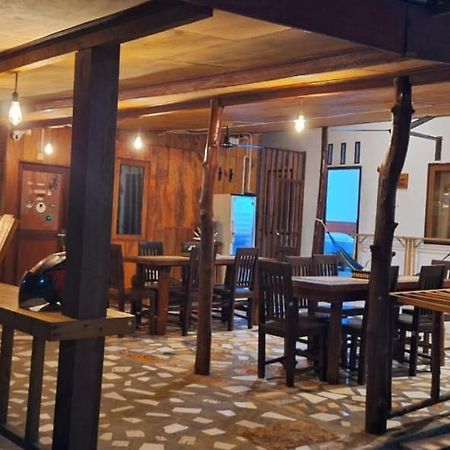 Tua Pejat Arthur Homestay Telescope Mentawai מראה חיצוני תמונה